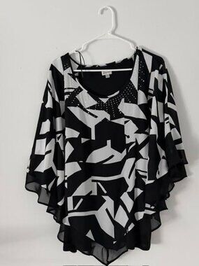 Avenue Women's Plus Size 22/24 Sheer Black White Abstract Poncho Blouse